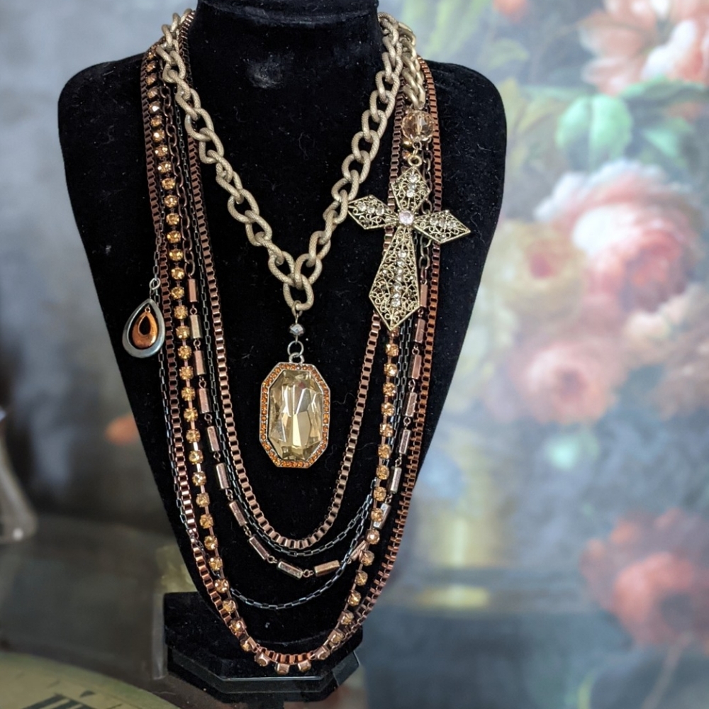 Oversize necklace